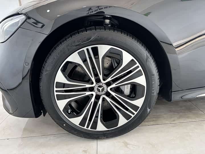 Mercedes-Benz E-Class Hybrid 2024 2024款 E 350 e L 插电式混合动力运动轿车