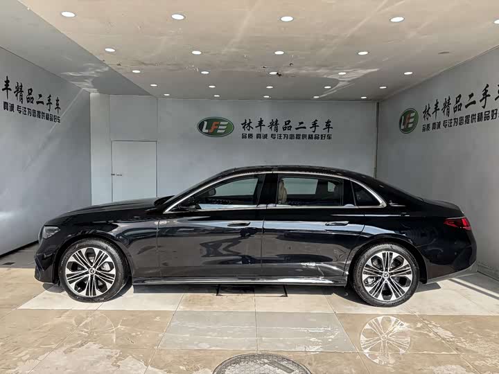 Mercedes-Benz E-Class Hybrid 2024 2024款 E 350 e L 插电式混合动力运动轿车