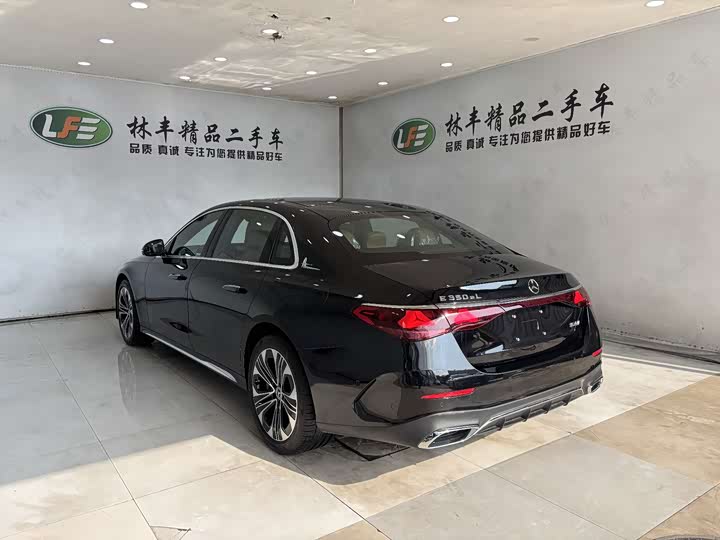 Mercedes-Benz E-Class Hybrid 2024 2024款 E 350 e L 插电式混合动力运动轿车