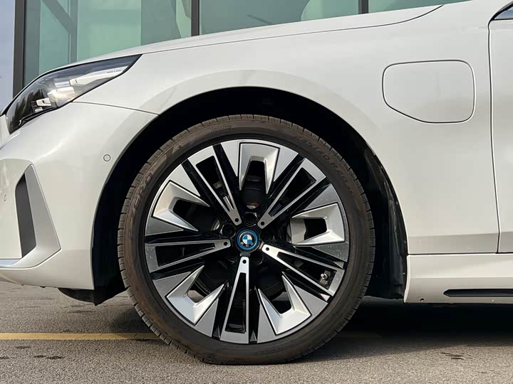 BMW i5 2024 2024款 eDrive 35L 尊享型 豪华套装