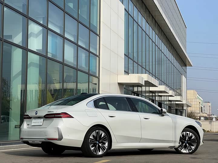 BMW i5 2024 2024款 eDrive 35L 尊享型 豪华套装