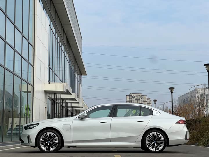 BMW i5 2024 2024款 eDrive 35L 尊享型 豪华套装