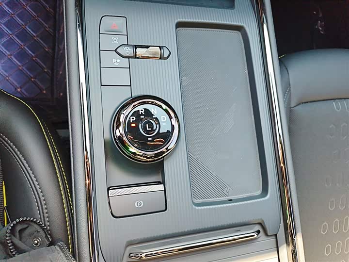 Ford Mondeo 2025 2025款 2.0T EcoBoost E 混动 运动版