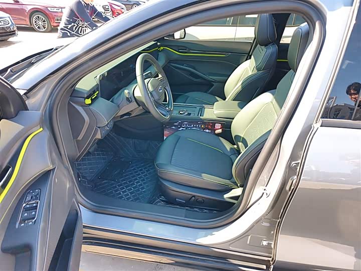 Ford Mondeo 2025 2025款 2.0T EcoBoost E 混动 运动版