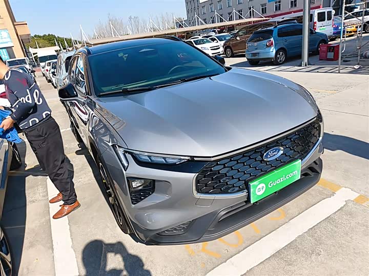 Ford Mondeo 2025 2025款 2.0T EcoBoost E 混动 运动版