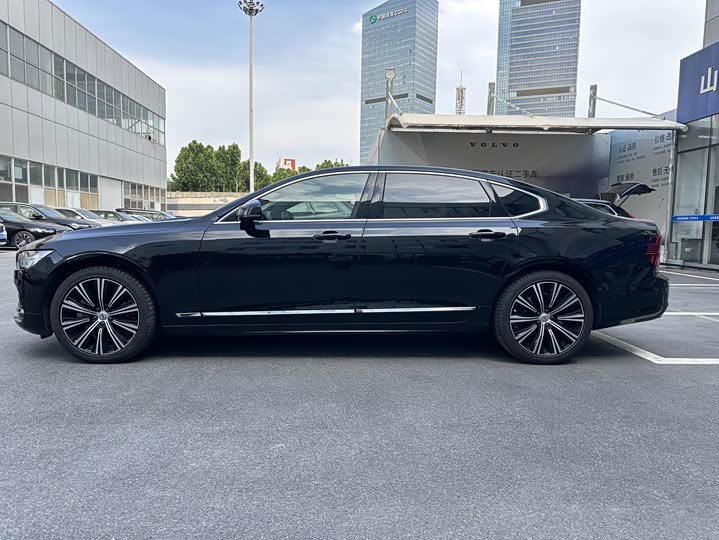 Volvo S90 2025 2025款 B5 智雅豪华版