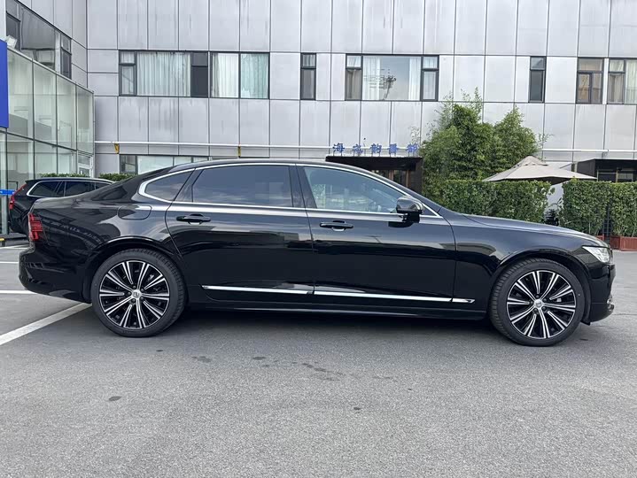 Volvo S90 2025 2025款 B5 智雅豪华版