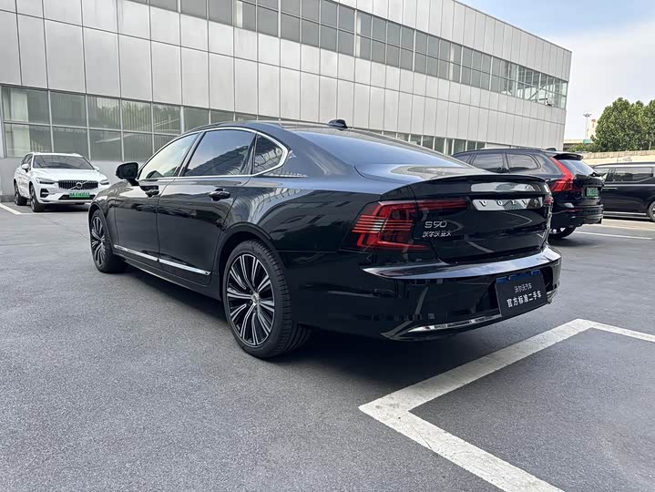Volvo S90 2025 2025款 B5 智雅豪华版