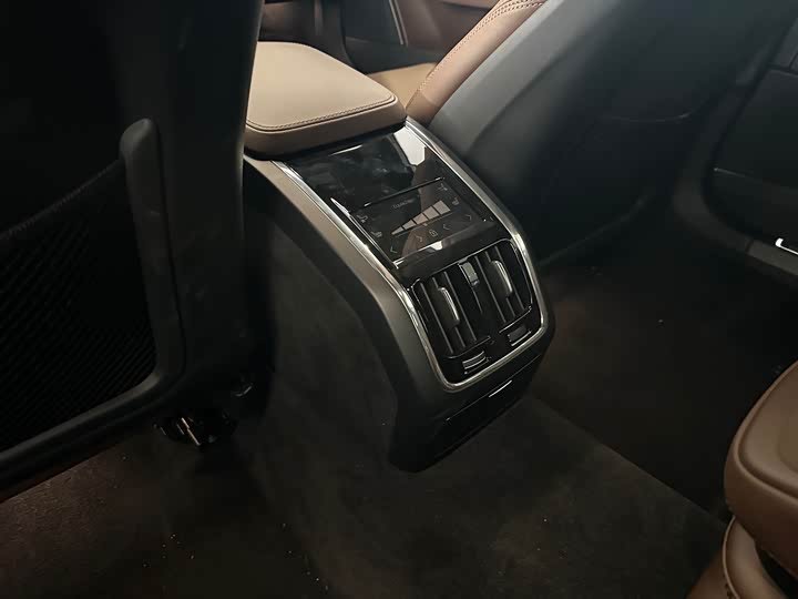 Volvo S90 2025 2025款 B5 智雅豪华版