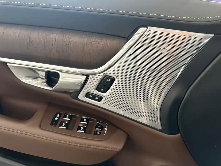 Volvo S90 2025 2025款 B5 智雅豪华版