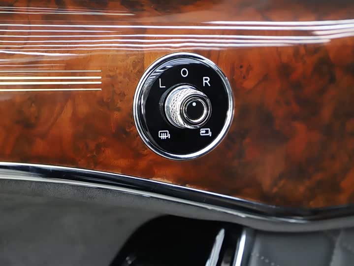 Hongqi LS7 (Guoyao) 2022 2022款 4.0T 典雅旗航版 6座