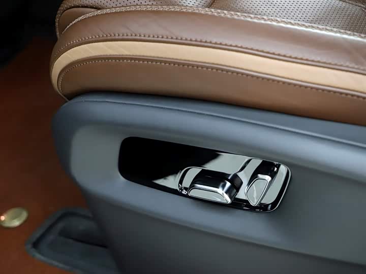 Hongqi LS7 (Guoyao) 2022 2022款 4.0T 典雅旗航版 6座