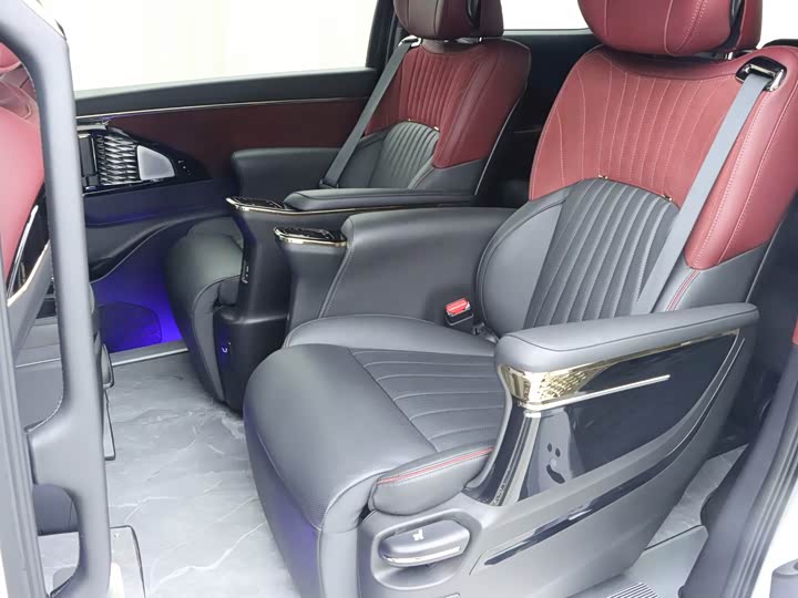 GAC Trumpchi M8 2024 2024款 宗师系列 400T 至尊版