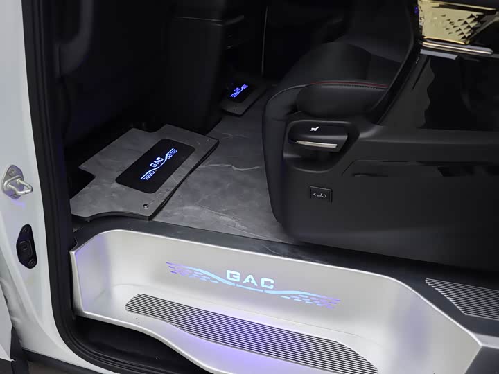 GAC Trumpchi M8 2024 2024款 宗师系列 400T 至尊版