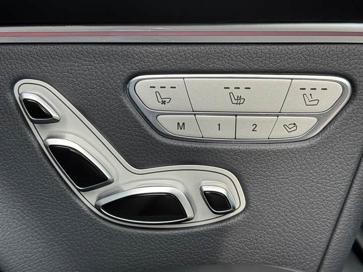 Mercedes-Benz V-Class 2024 2024款 V 300 L 长轴距豪华版