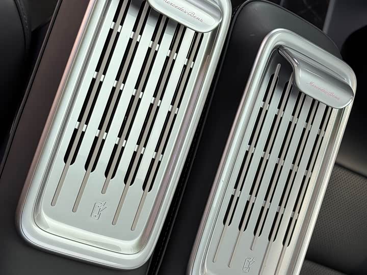 Mercedes-Benz V-Class 2024 2024款 V 300 L 长轴距豪华版