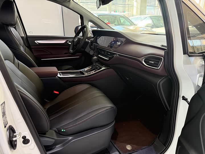 GAC Trumpchi M6 2023 2023款 PRO 270T DCT尊享版