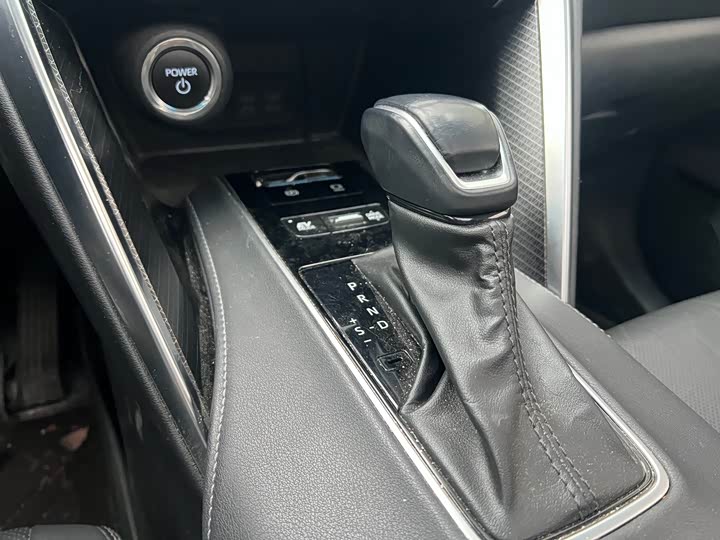 Toyota Venza 2023 2023款 2.5L智能电混双擎 两驱尊贵版