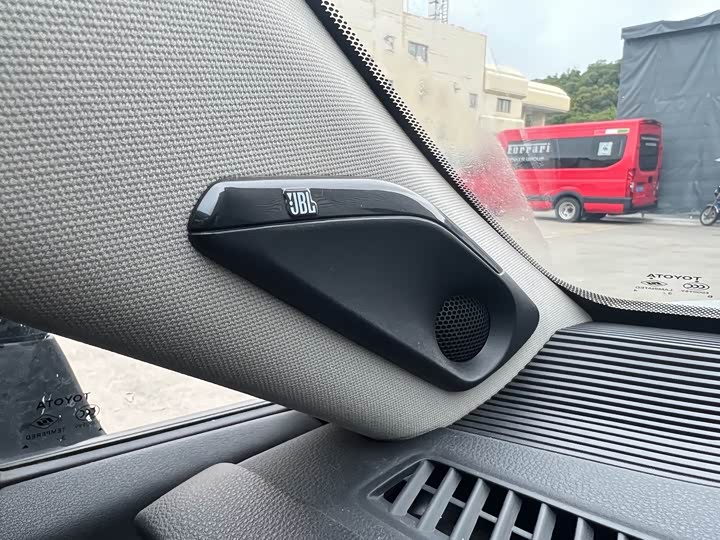 Toyota Venza 2023 2023款 2.5L智能电混双擎 两驱尊贵版