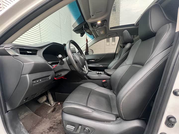 Toyota Venza 2023 2023款 2.5L智能电混双擎 两驱尊贵版