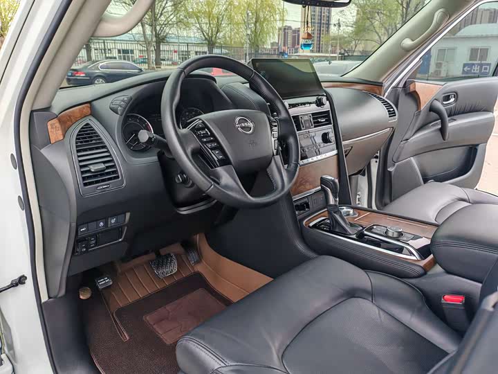 Nissan Armada 2023 2023款 ARMADA 5.6L 无敌舰队旗舰版