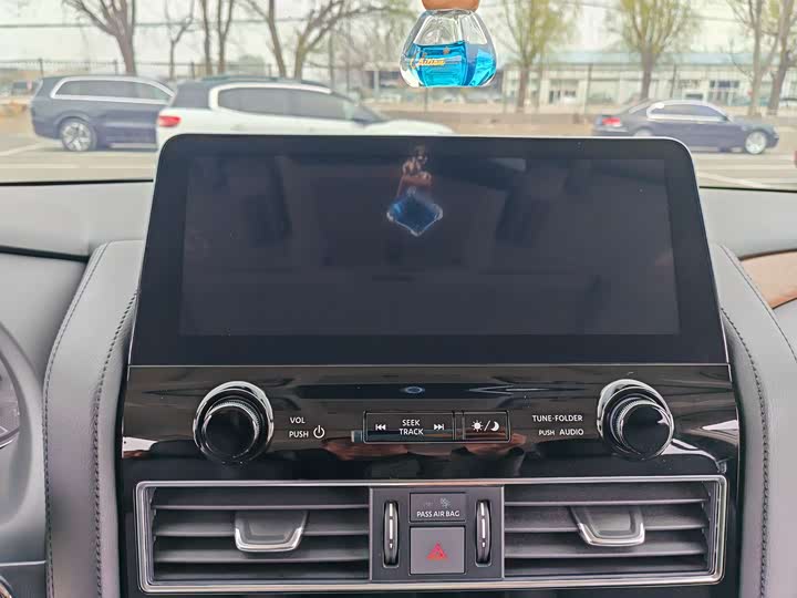 Nissan Armada 2023 2023款 ARMADA 5.6L 无敌舰队旗舰版