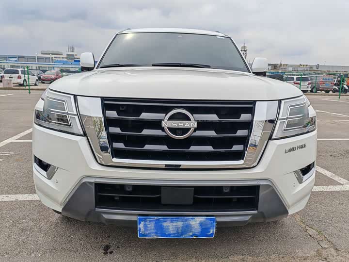 Nissan Armada 2023 2023款 ARMADA 5.6L 无敌舰队旗舰版