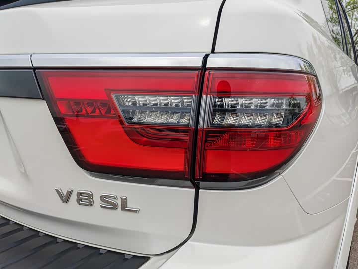 Nissan Armada 2023 2023款 ARMADA 5.6L 无敌舰队旗舰版