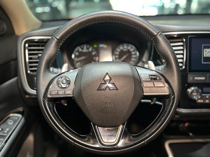 Mitsubishi Outlander 2021 2021款 2.4L 四驱致享版 5座