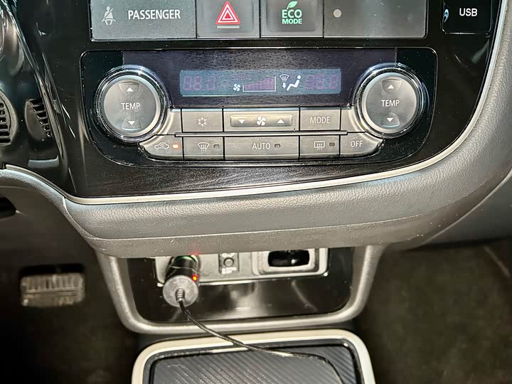 Mitsubishi Outlander 2021 2021款 2.4L 四驱致享版 5座