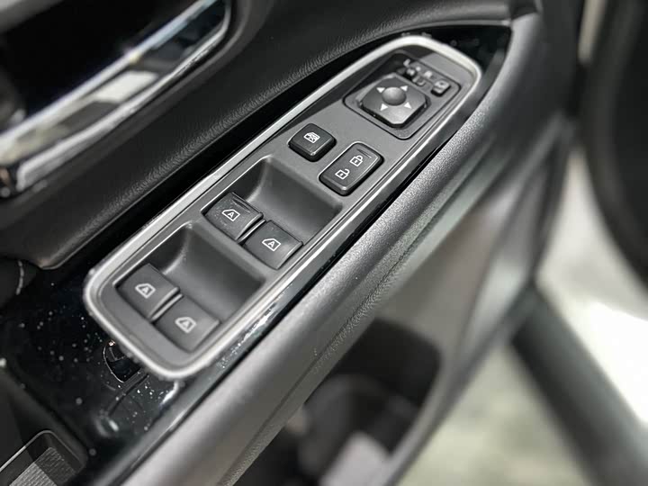 Mitsubishi Outlander 2021 2021款 2.4L 四驱致享版 5座