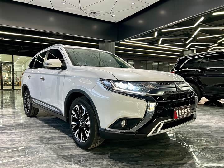 Mitsubishi Outlander 2021 2021款 2.4L 四驱致享版 5座