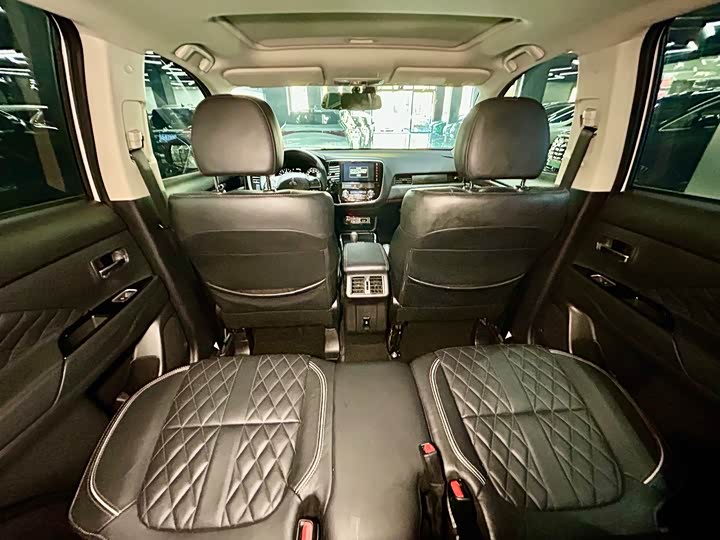 Mitsubishi Outlander 2021 2021款 2.4L 四驱致享版 5座