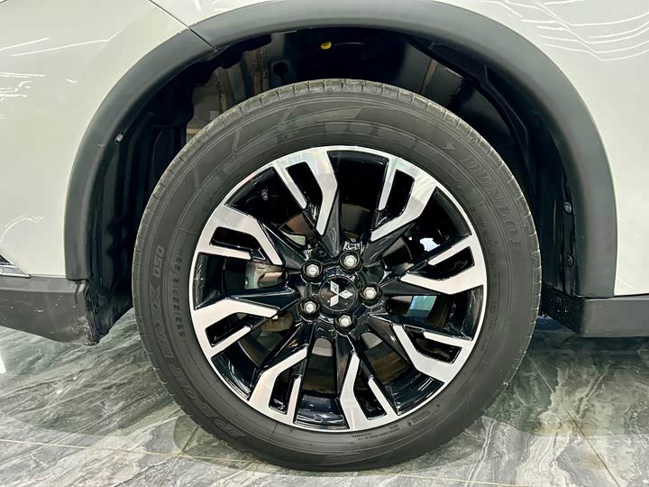 Mitsubishi Outlander 2021 2021款 2.4L 四驱致享版 5座