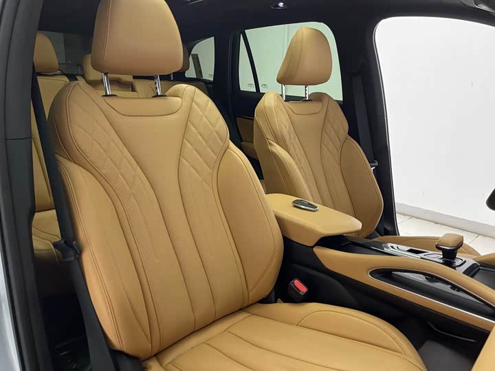 Geely Monjaro L Hybrid 2022 2022款 1.5T DHT增程电动旗舰版