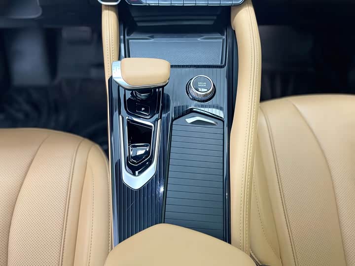 Geely Monjaro L Hybrid 2022 2022款 1.5T DHT增程电动旗舰版