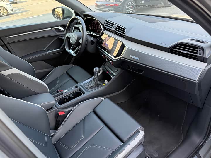 Audi Q3 2024 2024款 40 TFSI 时尚动感型