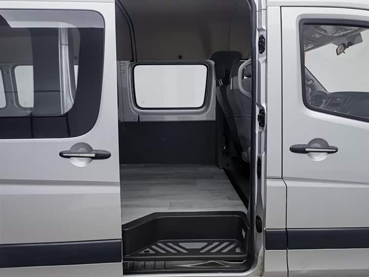 Foton Tuyano 2021 2021款 2.0T手动通途长轴中顶5/6/7座4F20TC3