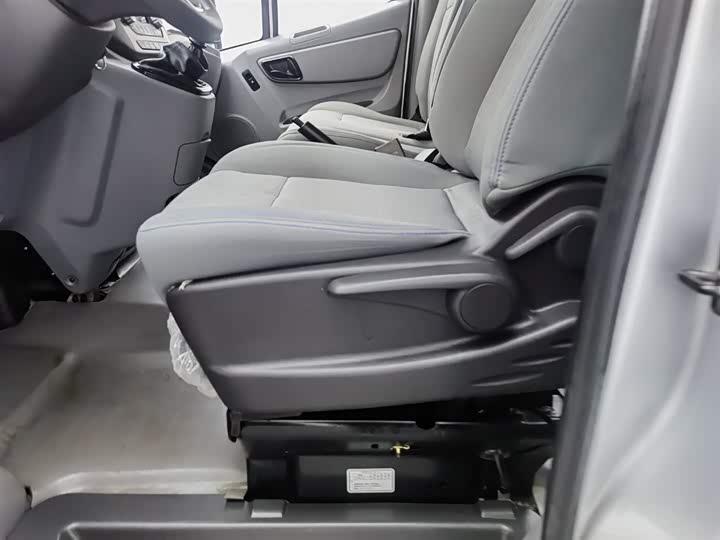 Foton Tuyano 2021 2021款 2.0T手动通途长轴中顶5/6/7座4F20TC3