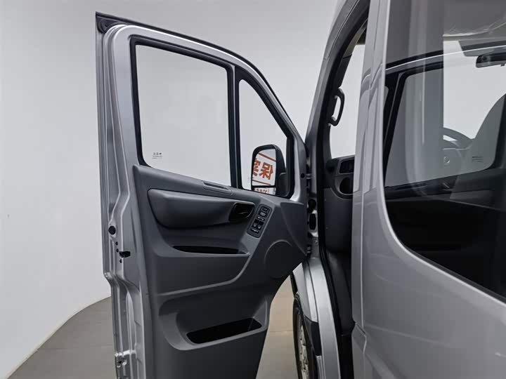 Foton Tuyano 2021 2021款 2.0T手动通途长轴中顶5/6/7座4F20TC3