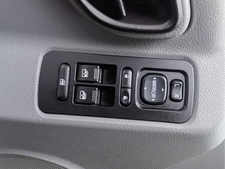 Foton Tuyano 2021 2021款 2.0T手动通途长轴中顶5/6/7座4F20TC3