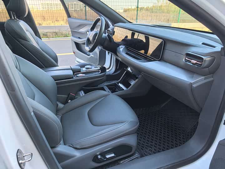 BAIC Arcfox Alpha S 2023 2023款 525 森林版 175kW