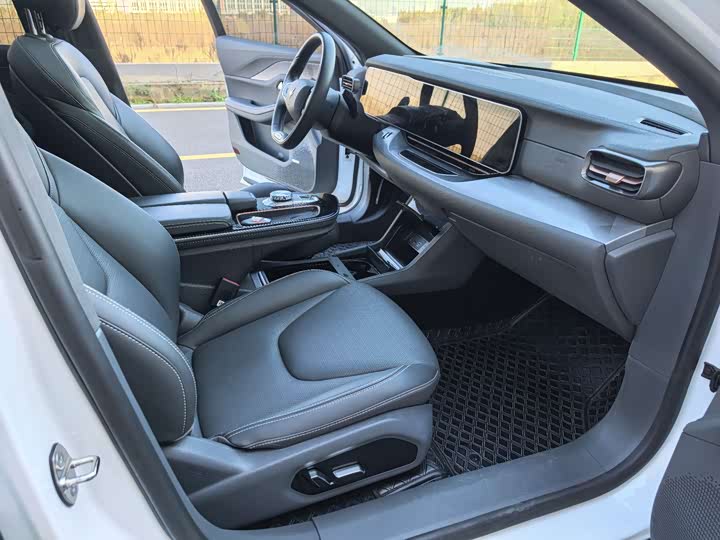 BAIC Arcfox Alpha S 2023 2023款 525 森林版 175kW