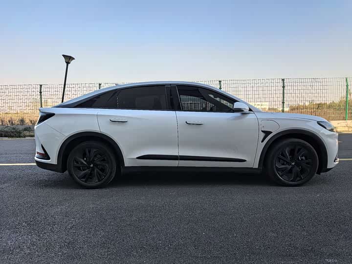 BAIC Arcfox Alpha S 2023 2023款 525 森林版 175kW