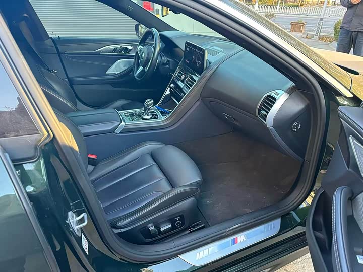 BMW 8 Series 2022 2022款 840i xDrive 四门轿跑车 M运动套装