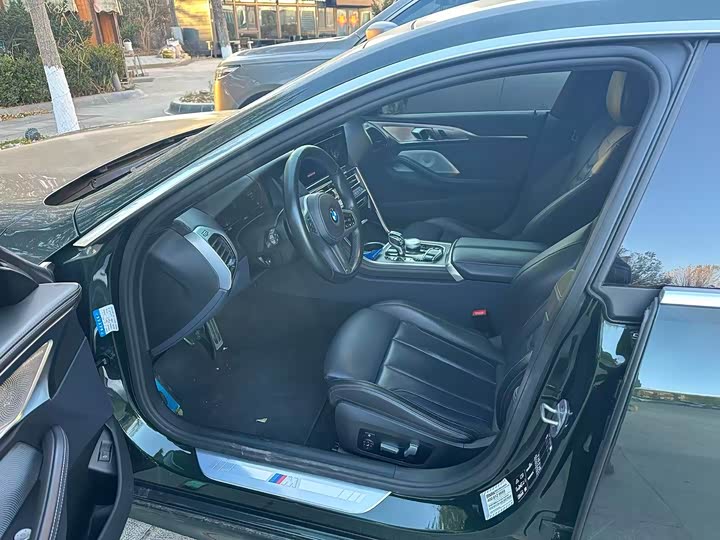 BMW 8 Series 2022 2022款 840i xDrive 四门轿跑车 M运动套装