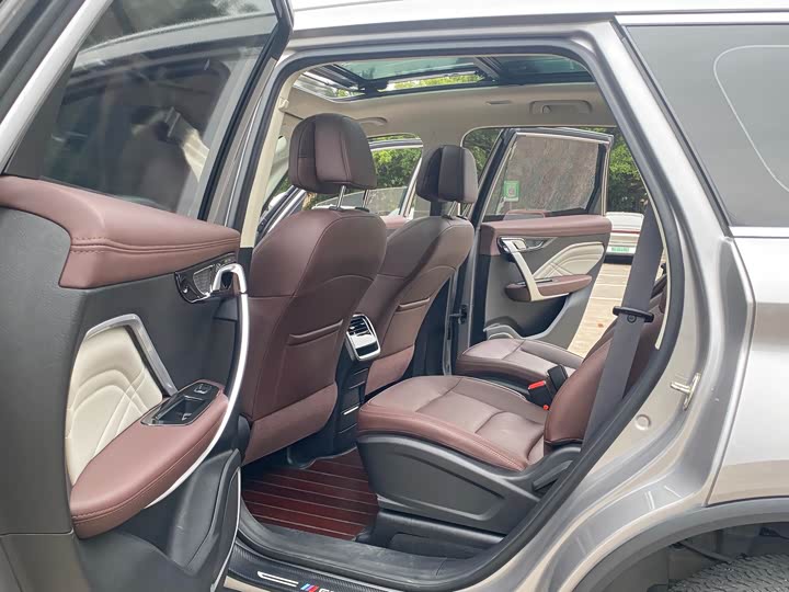 Geely Jiaji Hybrid 2022 2022款 1.5TD PHEV 白金豪华型