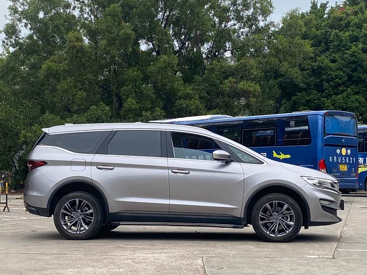 Geely Jiaji Hybrid 2022 2022款 1.5TD PHEV 白金豪华型