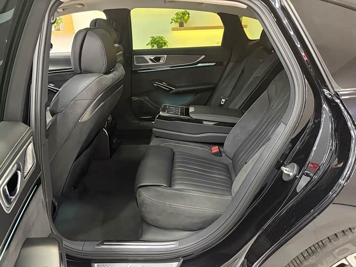 Hongqi H9 2024 2024款 2.0T 旗畅 私享风尚版