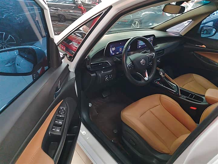 Buick GL6 2021 2021款 323T 轻混动互联豪华型